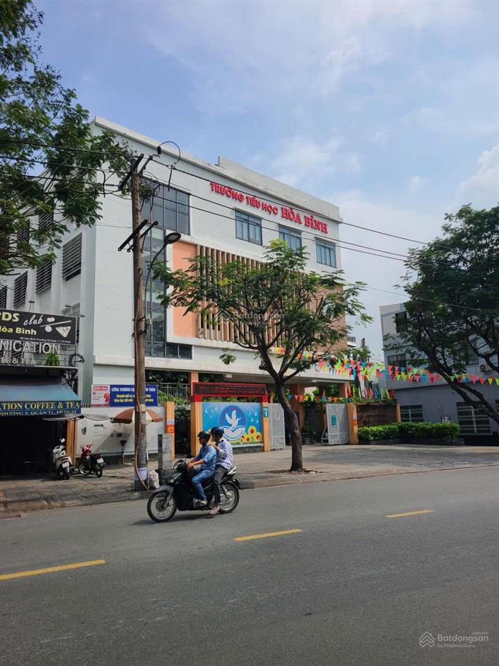 Mặt tiền hoà bình  đối diện đầm sen quận 11  3.7x19m cn 70m2  giá 13.5 tỷ
