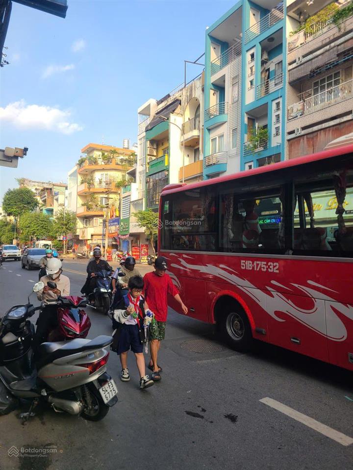 Bán nhà mặt tiền 161 hồ bá kiện, nhà 1 đời chủ dt 5 x 15m, kc 3 tầng, chỉ 24tỷ tl