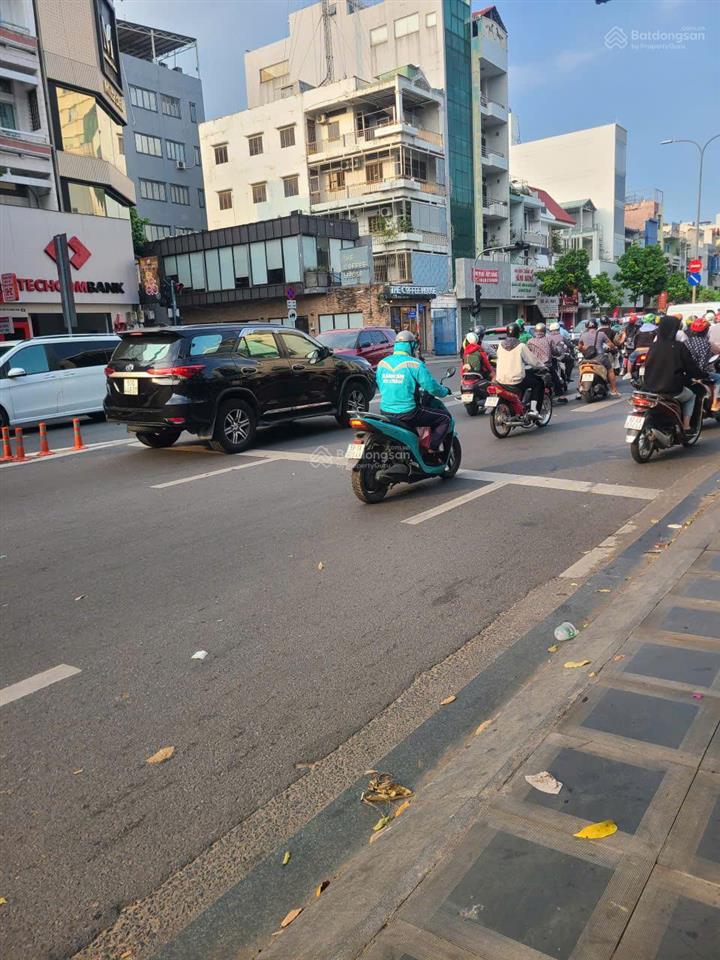 Bán nhà 2 mặt tiền trước sau lý thường kiệt ngay trường đại học bách khoa chỉ 32 tỷ.