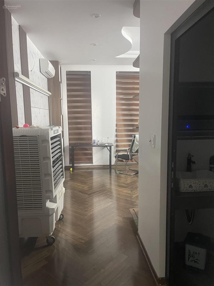 Nhà full nội thất, sẵn ở hoặc làm vp tại louis hoàng mai. dt 100m giá 32 tỷ.  0981 311 ***