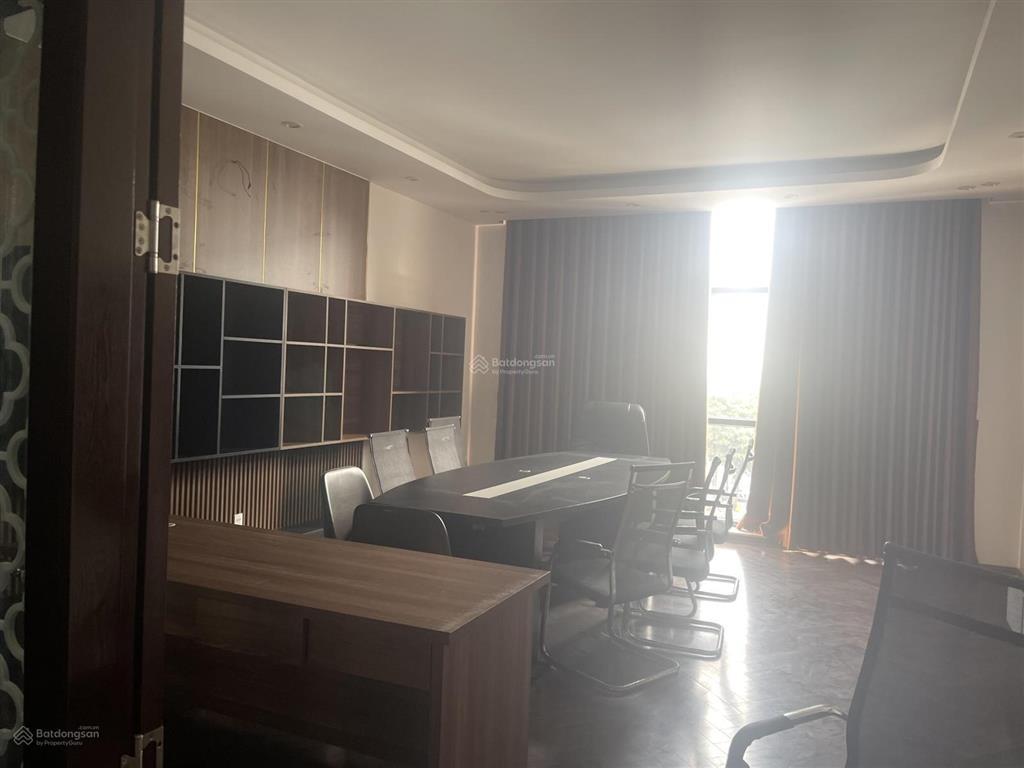 Nhà full nội thất, sẵn ở hoặc làm vp tại louis hoàng mai. dt 100m giá 32 tỷ.  0981 311 ***