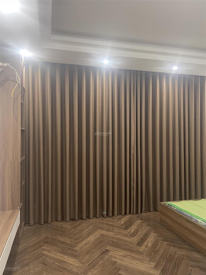 Nhà full nội thất, sẵn ở hoặc làm vp tại louis hoàng mai. dt 100m giá 32 tỷ.  0981 311 ***