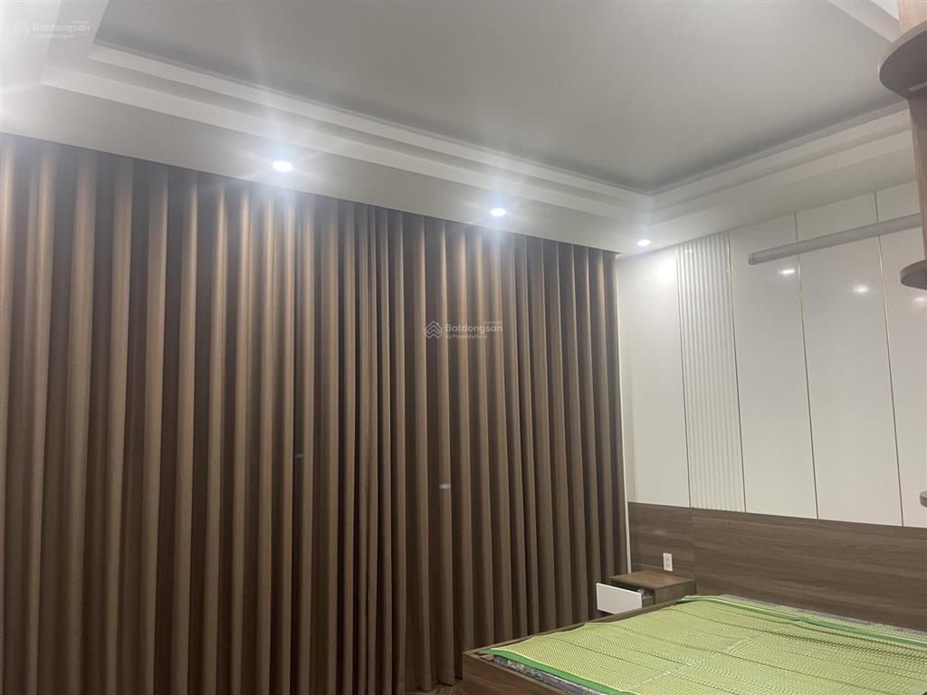 Nhà full nội thất, sẵn ở hoặc làm vp tại louis hoàng mai. dt 100m giá 32 tỷ.  0981 311 ***