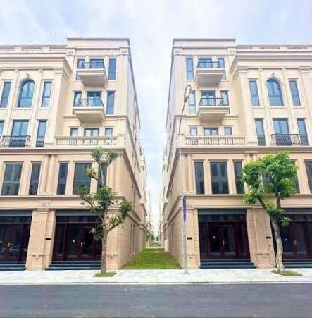 Chính chủ gửi bán căn lk gần hồ trung tâm đẹp da vin cổ loa. giá thỏa thuận sâu.  0981 311 ***