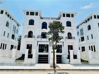 Chính chủ gửi bán căn góc vị trí vip tại louis hoàng mai. gần các tuyến đường chính. giá thỏa thuận