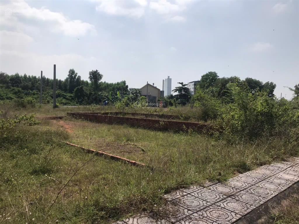 Bán đất sổ sẵn dt 6.3 x19.6m thổ cư 100% giá chỉ 2 tỷ 050tr