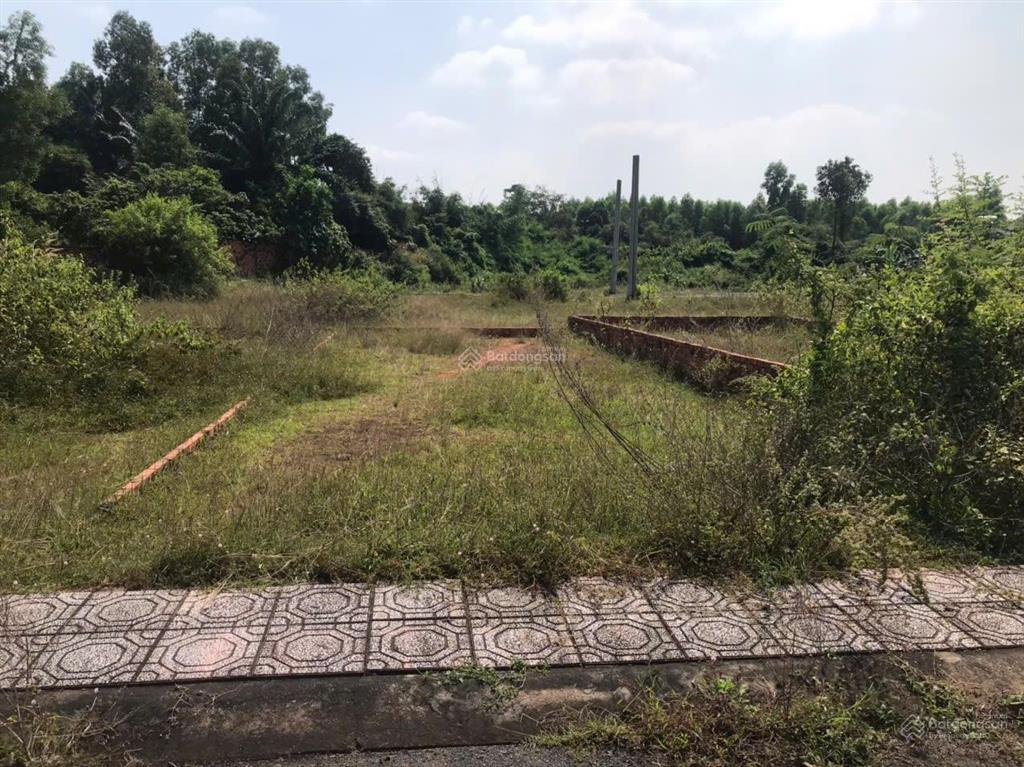 Bán đất sổ sẵn dt 6.3 x19.6m thổ cư 100% giá chỉ 2 tỷ 050tr