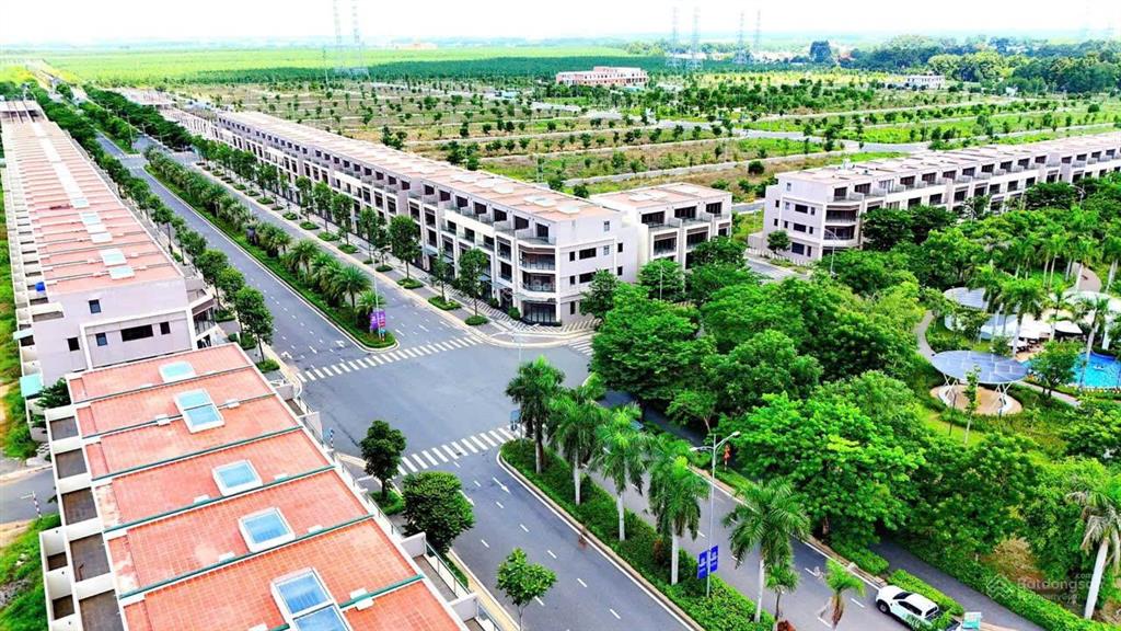 Bán đất đối diện công viên 2,3 tỷ, 104m2, ngõ rộng 13m, pháp lý đầy đủ, uy tín!