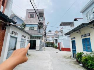 Bán nhà 3 tầng góc 2 mặt tiền gần chợ ba làng  nha trang (cách biển 300m)