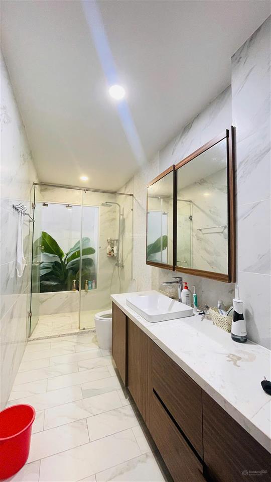 Bán nhà mặt tiền lê quý đôn nha trang  khu bàn cờ trung tâm, có thang máy