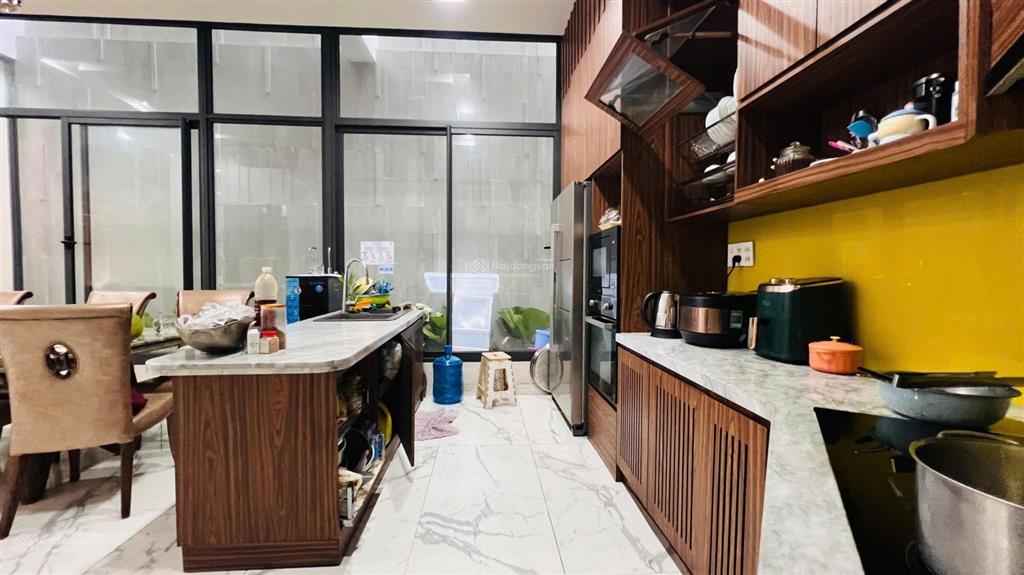 Bán nhà mặt tiền lê quý đôn nha trang  khu bàn cờ trung tâm, có thang máy