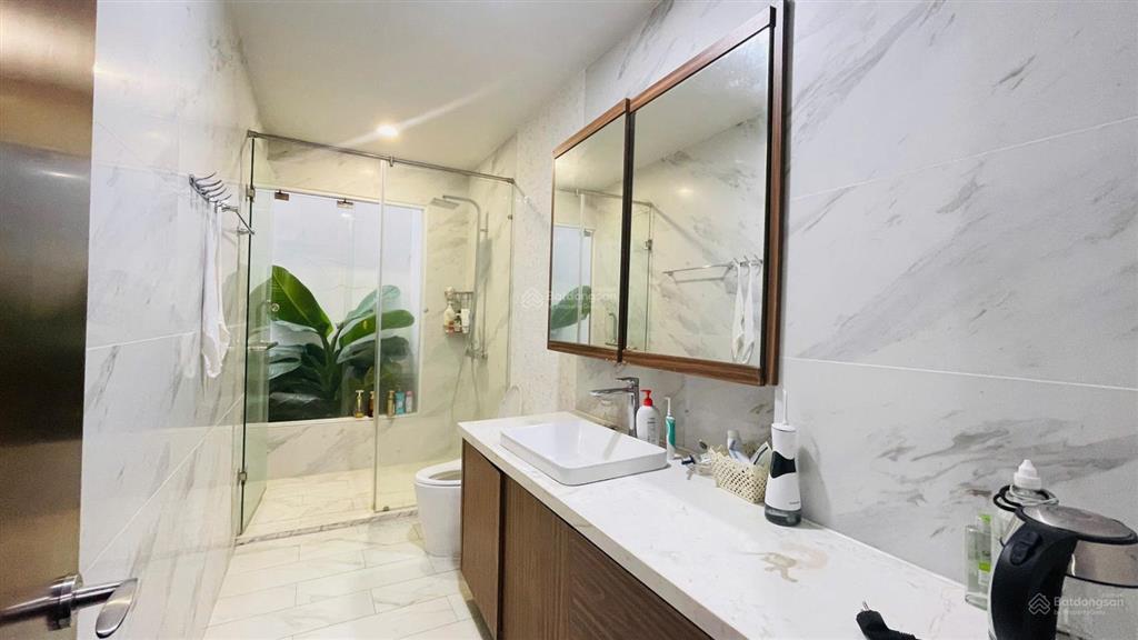 Bán nhà mặt tiền lê quý đôn nha trang  khu bàn cờ trung tâm, có thang máy