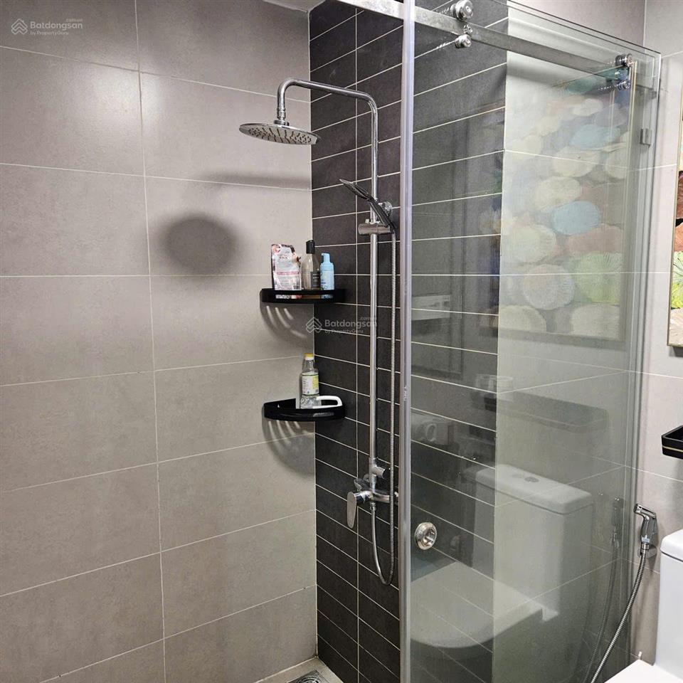 Bán nhanh sunrise 3pn đầy đủ nội thất, giá tốt 6 tỷ, có sẵn hđ thuê.  0909 986 ***