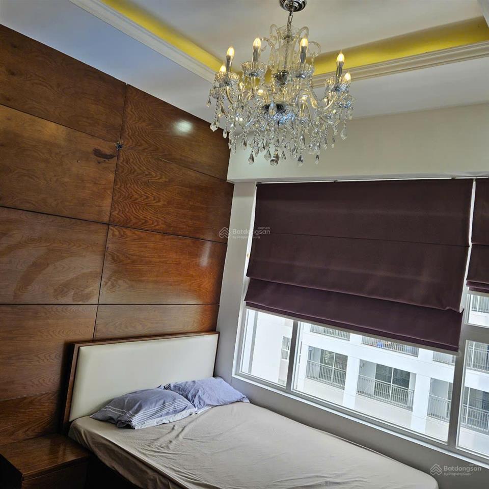 Bán nhanh sunrise 3pn đầy đủ nội thất, giá tốt 6 tỷ, có sẵn hđ thuê.  0909 986 ***