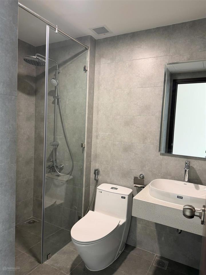 Hạ giá bán nhanh 400tr căn góc 3 pn, 3 wc lớn nhất cc bàu cát 2 105m2