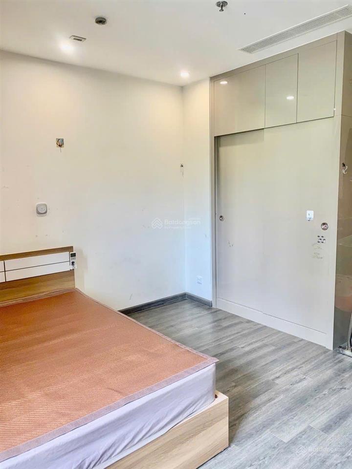 Bán nhanh căn studio 27m toà r1.05 giá 2 tỷ sẵn sổ đỏ cho thuê 6.5 tr