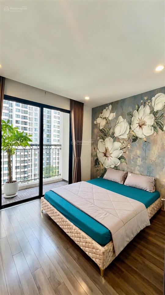 Bán căn hộ cao cấp 1pn tòa t11 times city, đã làm lại mới nội thất cao cấp, điều hòa, sàn...