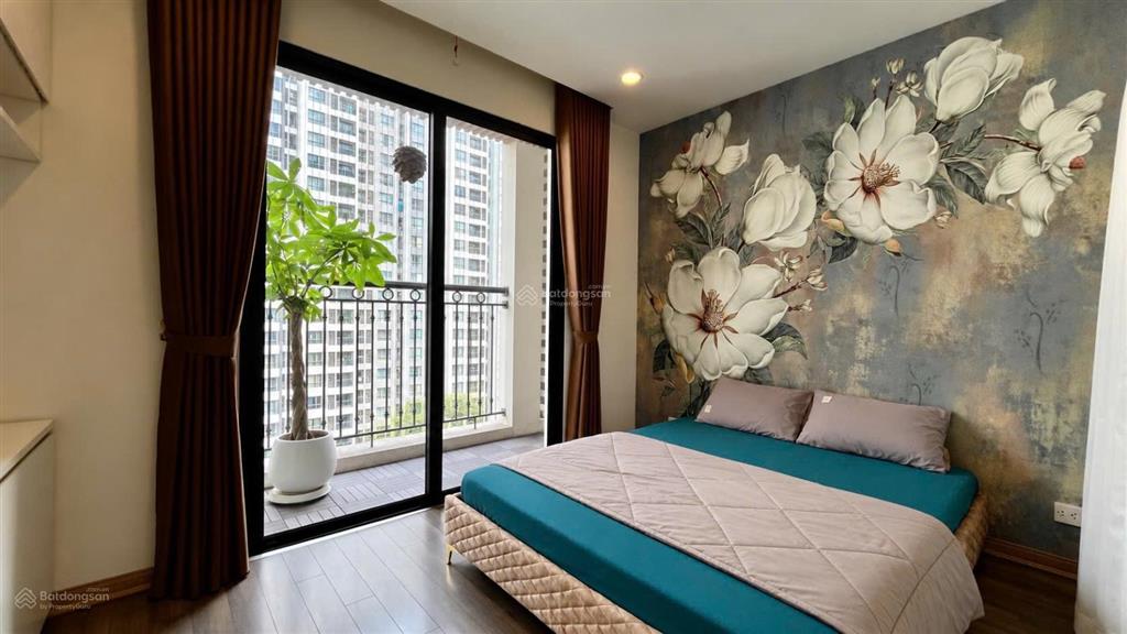 Bán căn hộ cao cấp 1pn tòa t11 times city, đã làm lại mới nội thất cao cấp, điều hòa, sàn...