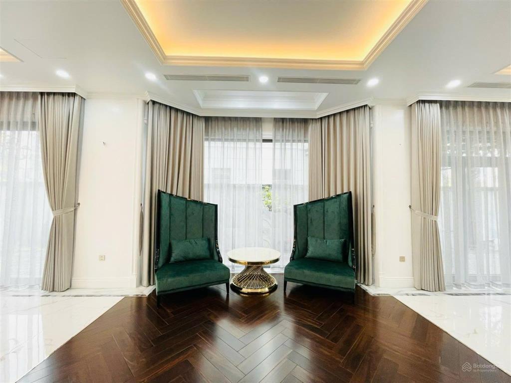 Cho thuê biệt thự 345m2, 100 triệu, đơn lập nguyệt quế có sông bên hồ, vinhomes the harmony