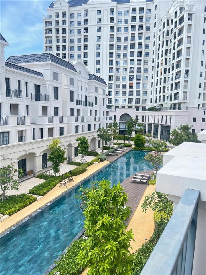 Chính chủ cần bán gấp nhanh tòa parc r cạnh hồ bơi, thang máy riêng