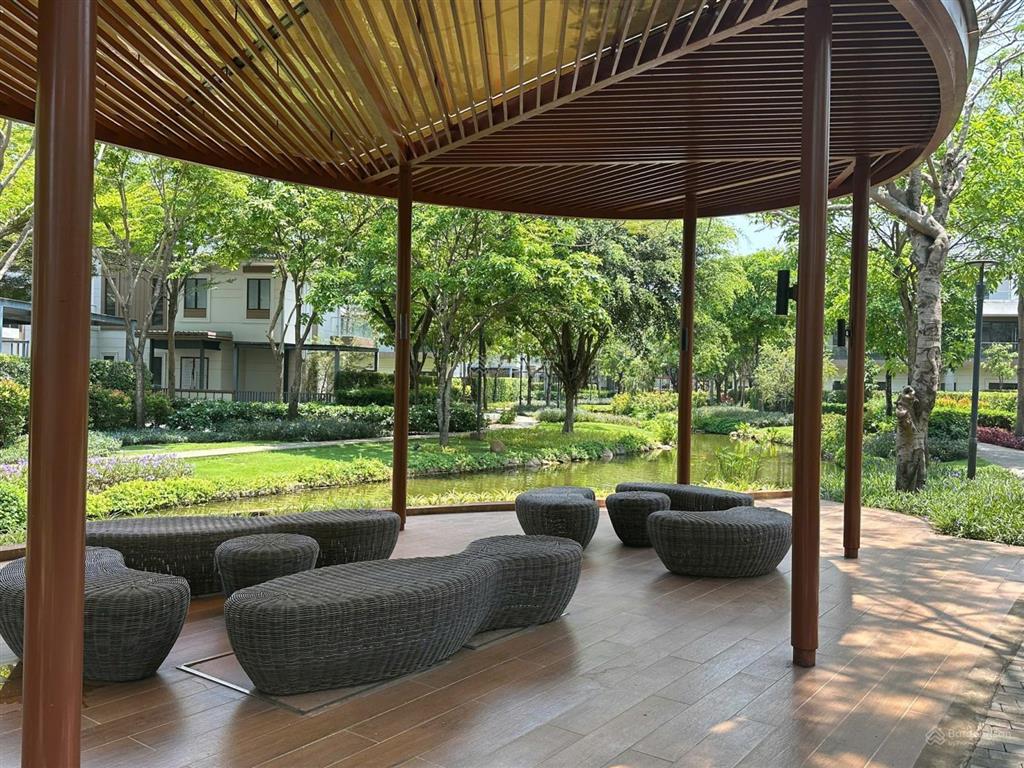Chính chủ bán gấp nhà phố góc lớn đang có hđ thuê dài hạn 23 triệu tháng
