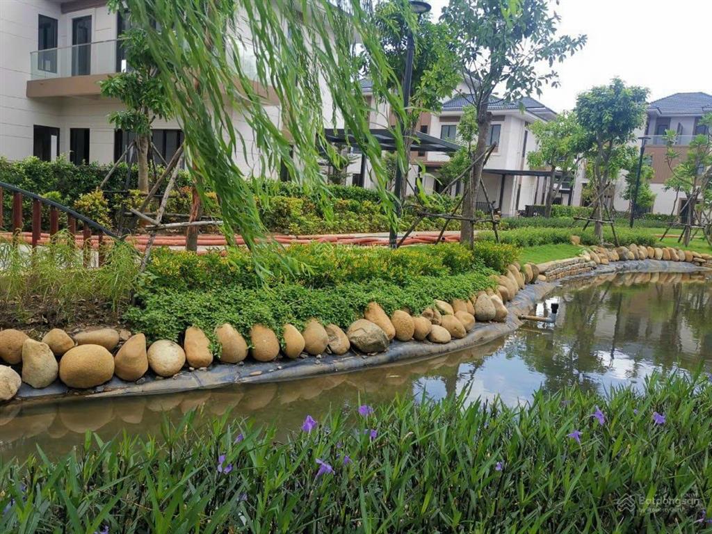 Chính chủ bán gấp nhà phố góc lớn đang có hđ thuê dài hạn 23 triệu tháng