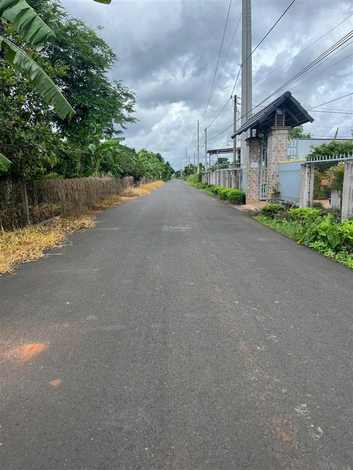 Cần bán 11.000m2 đất phủ hồng 300m2 thổ cư ngay trung tâm xã hòa hội giá 6 tỷ
