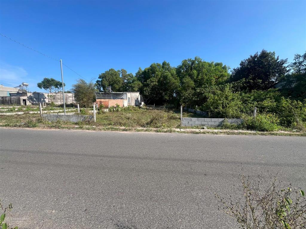 Bán miếng đất 2 mặt tiền 15m x 35m thị trấn phước bửu giáp quốc lộ 55 gần bến xe xuyên mộc.