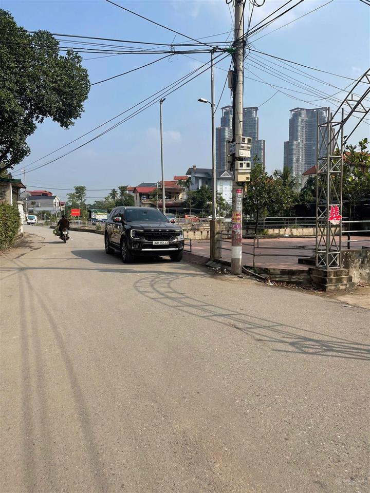 Bán 107.7m2 nở hậu tại làng hoa phụng công