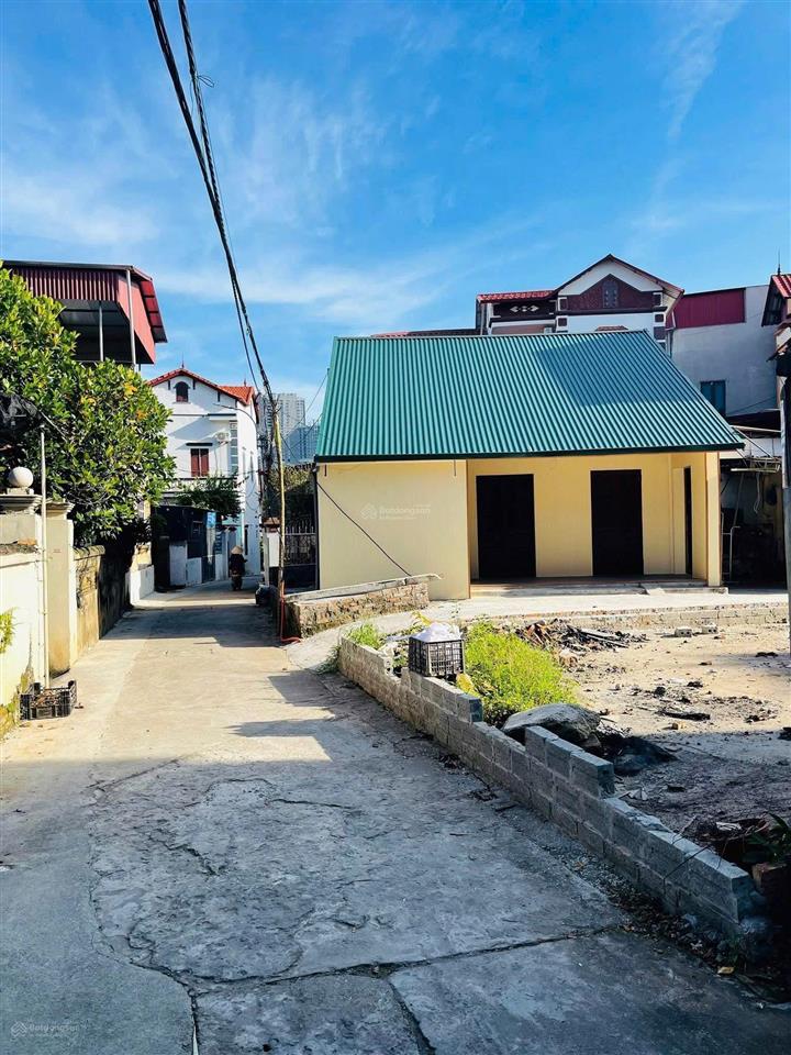 Bán 60,7m lô góc làng hoa phụng công.