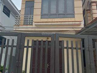 Chính chủ cần bán nhanh nhà 2 tầng tại làng hoa phụng công
