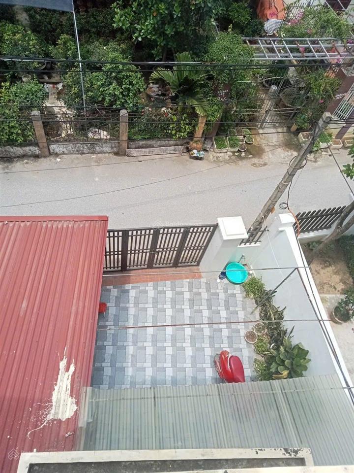 Chính chủ cần bán nhanh nhà 2 tầng tại làng hoa phụng công