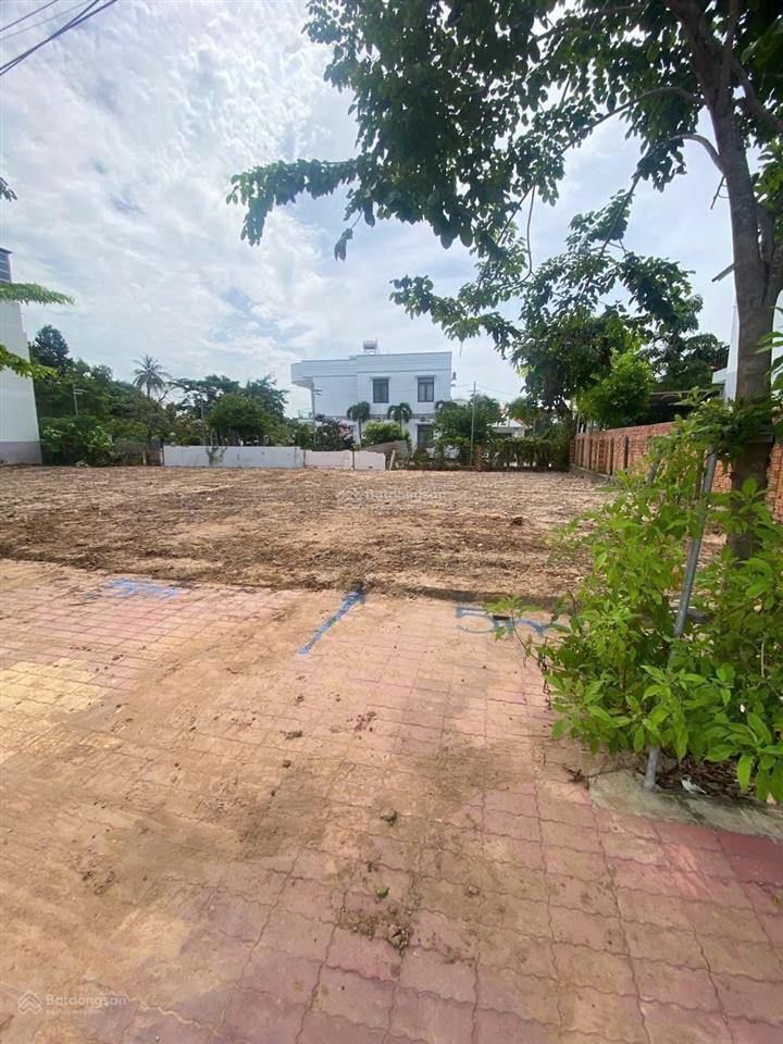 Bán đất mặt tiền kinh doanh đường lê chí dân  tp thủ dầu một giá 2 tỷ 950 / 97m2 thổ cư nay tp hcm