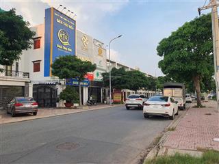 Bán nhà 1 trệt  3 lầu mặt tiền kinh doanh lớn nhất vòng xoay hiệp thành 3, trung tâm thủ dầu một