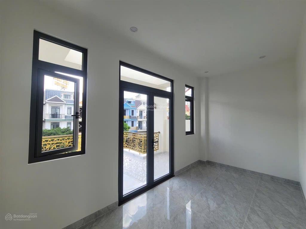 Bán nhà 1 trệt  3 lầu mặt tiền kinh doanh lớn nhất vòng xoay hiệp thành 3, tp hcm