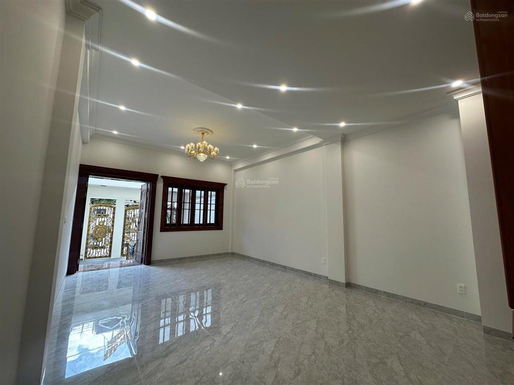 Bán nhà 1 trệt  3 lầu mặt tiền kinh doanh lớn nhất vòng xoay hiệp thành 3, tp hcm