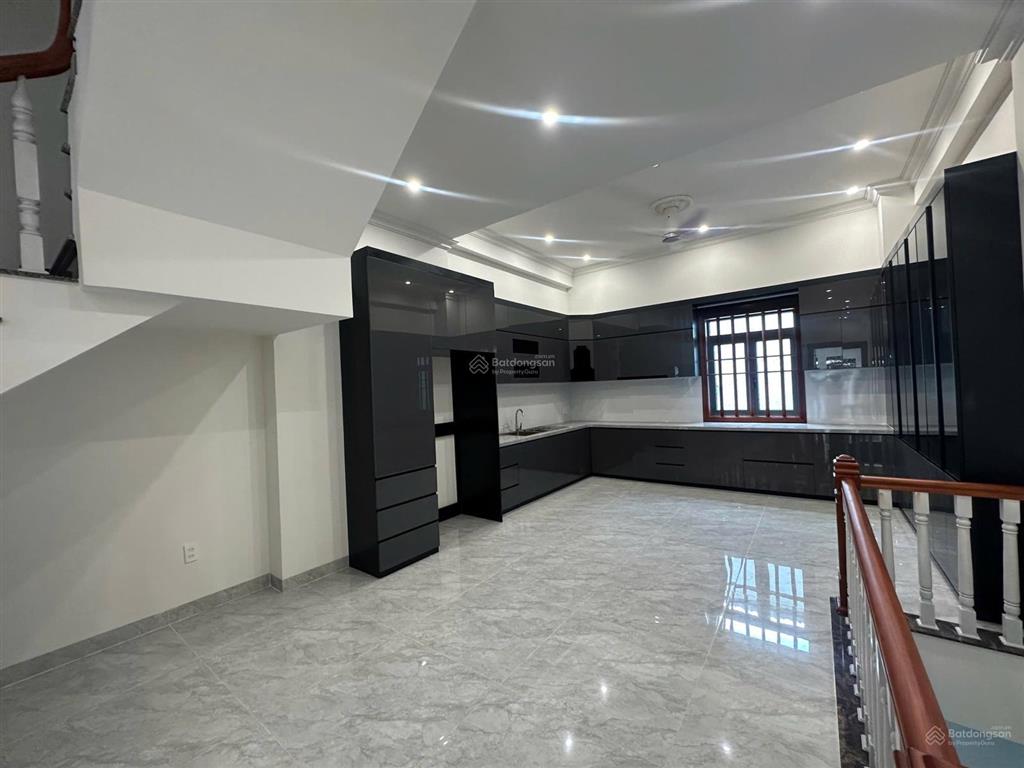 Bán nhà 1 trệt  3 lầu mặt tiền kinh doanh lớn nhất vòng xoay hiệp thành 3, tp hcm