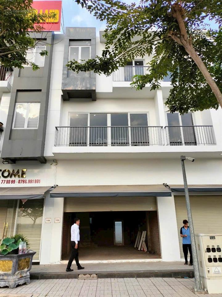 Tôi chính chủ bán rẻ căn nhà mt chính dự án sun casa vsip, giá 3 tỷ390 đối diện siêu thị đang xây