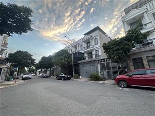 Bán lô mt chính đối diện trung tâm thương mại thủ dầu một đang xây kdc phúc đạt thủ dầu một