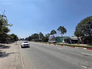 Bán căn nhà mt kinh doanh huỳnh văn luỹ  tp mới kế đường lê lợi , bình dương ( nay tp hcm )