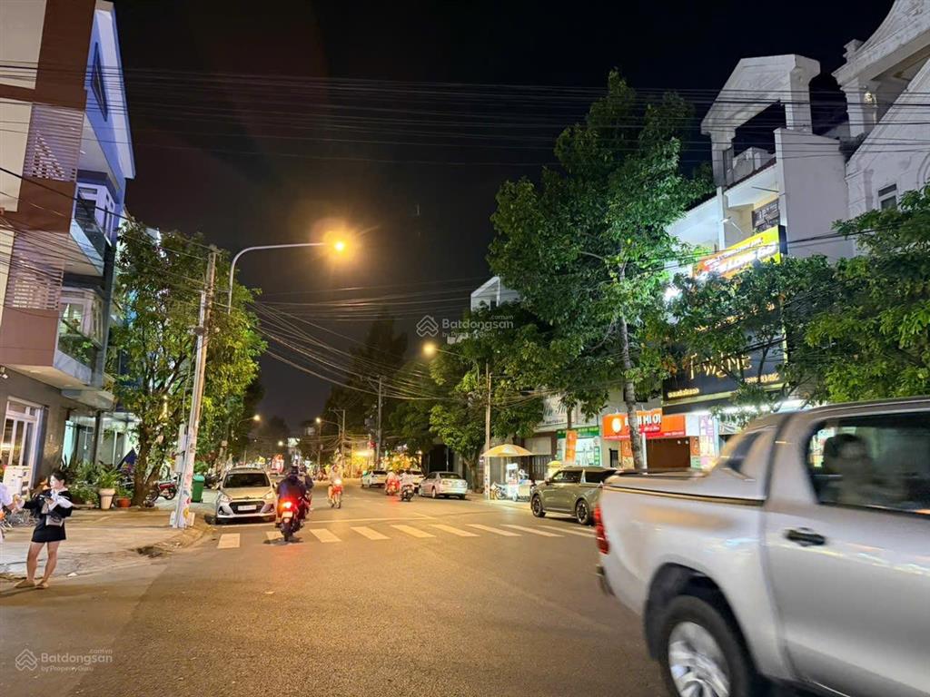 Chính chủ bán cần bán căn nhà 2 tầng mt kinh doanh tại mt d1 khu dân cư phú hoà  nay p.phú lợi,hcm