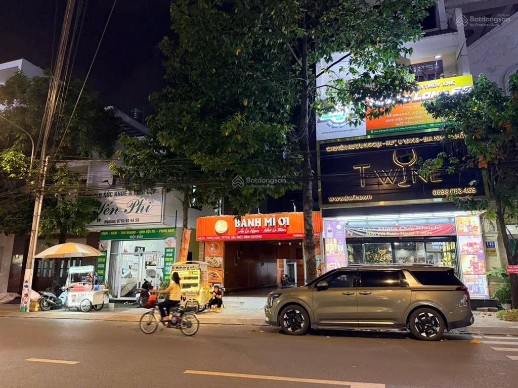 Chính chủ bán cần bán căn nhà 2 tầng mt kinh doanh tại mt d1 khu dân cư phú hoà  nay p.phú lợi,hcm