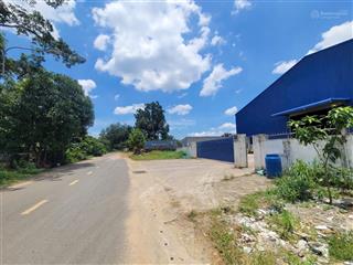 Bán lỗ xưởng tân định mới 70%  bình dương 1700m2 giá 14,5 tỷ đường xe container  0933 626 ***
