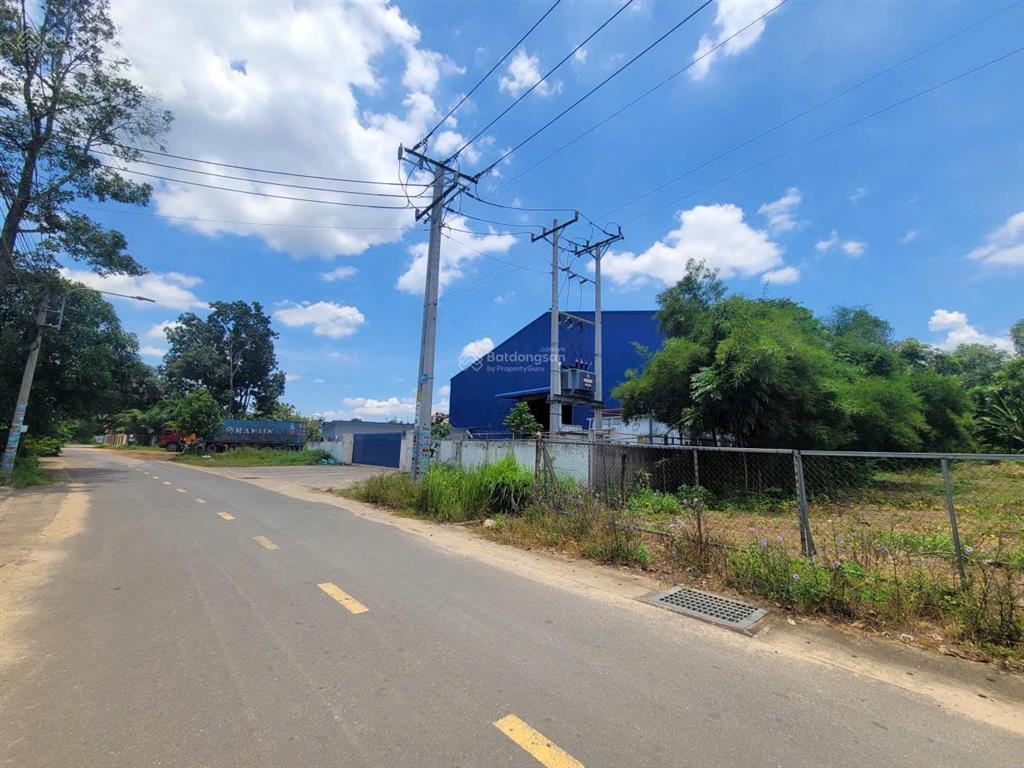 Bán lỗ xưởng tân định mới 70%  bình dương 1700m2 giá 14,5 tỷ đường xe container  0933 626 ***
