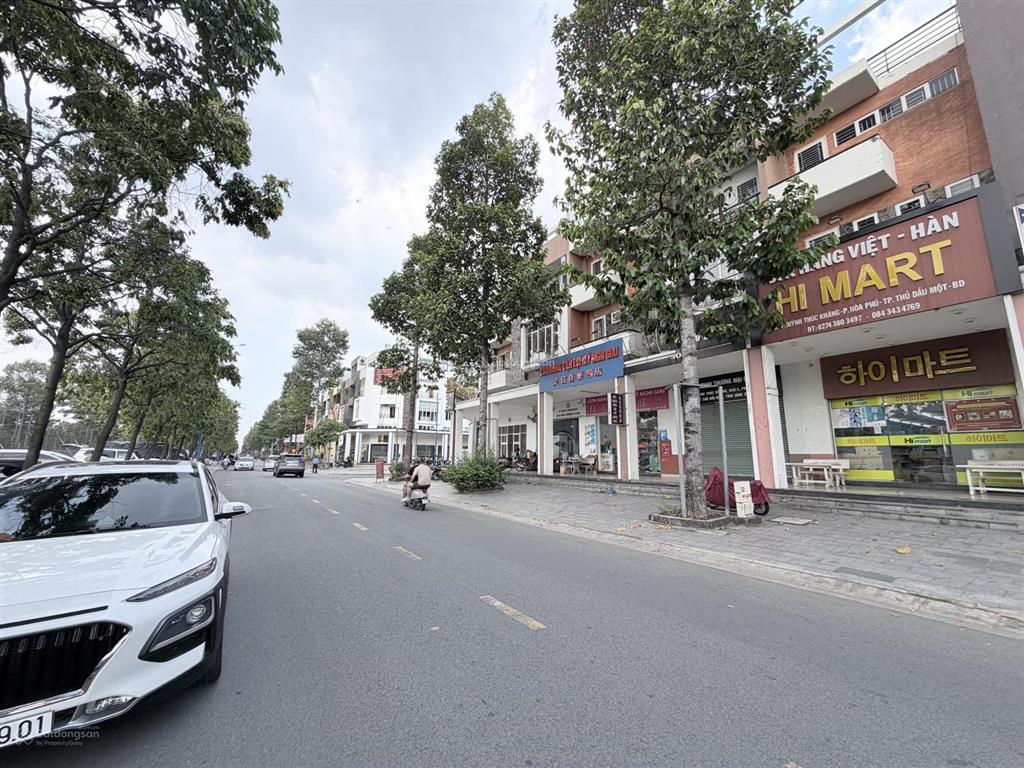 Bán căn nhà 4 tầng khu china town tp mới  mt huỳnh thúc kháng kế bên aeon