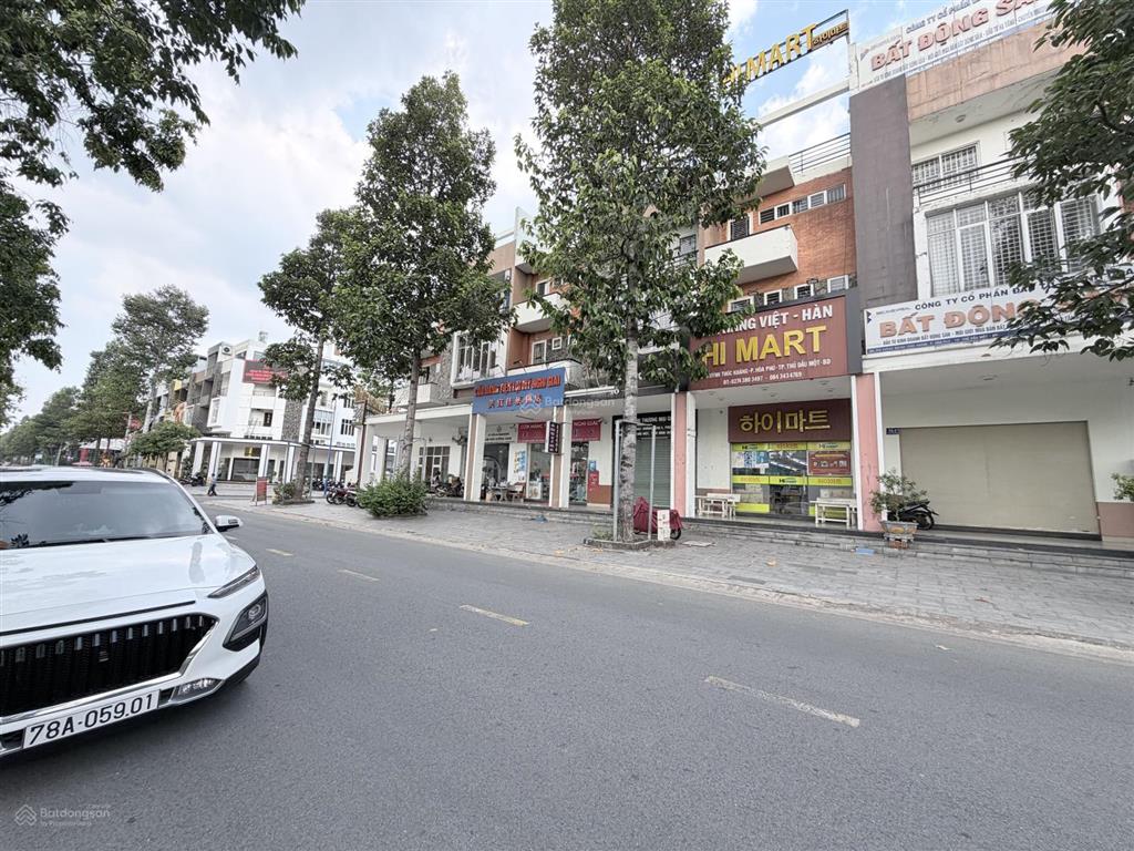 Bán căn nhà 4 tầng khu china town tp mới  mt huỳnh thúc kháng kế bên aeon