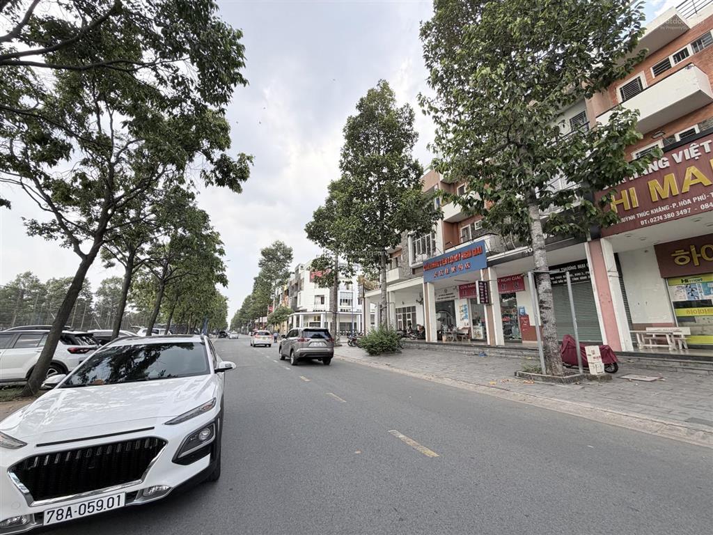 Bán căn nhà 4 tầng khu china town tp mới  mt huỳnh thúc kháng kế bên aeon