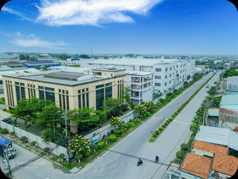 Chính chủ gửi bán nhà xưởng 1800m2 trong khu công nghiệp việt hương vsip 1 bình dương giá 19 tỷ