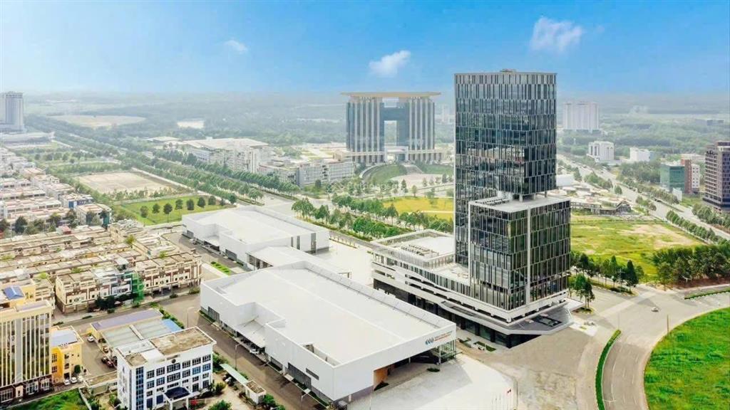 Bán lô đất 10x30 = 300m2 tại tp mới bình dương  ngay vòng xoay kế nhà ga metro
