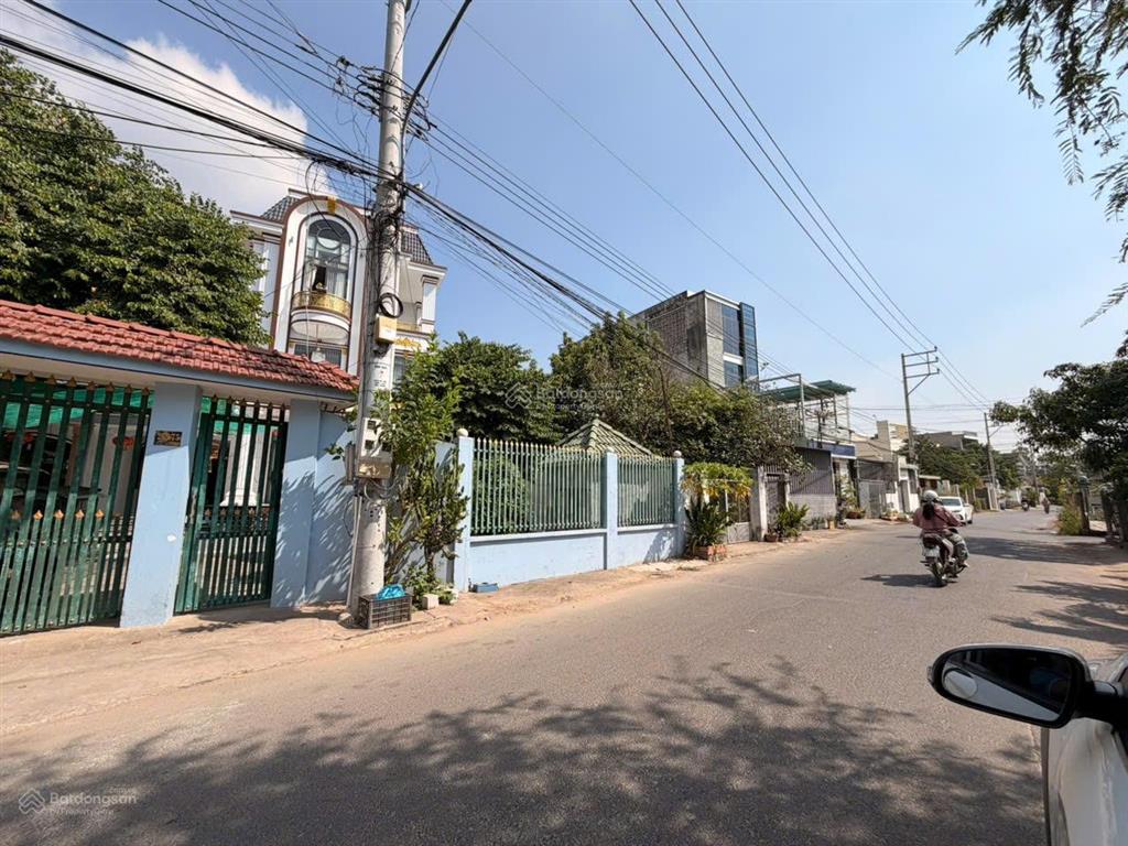 Bán nhà 1 trệt 1 lửng 2 mặt tiền kinh doanh trước sau mới 100% mt 269 phú hoà  thủ dầu một, bd